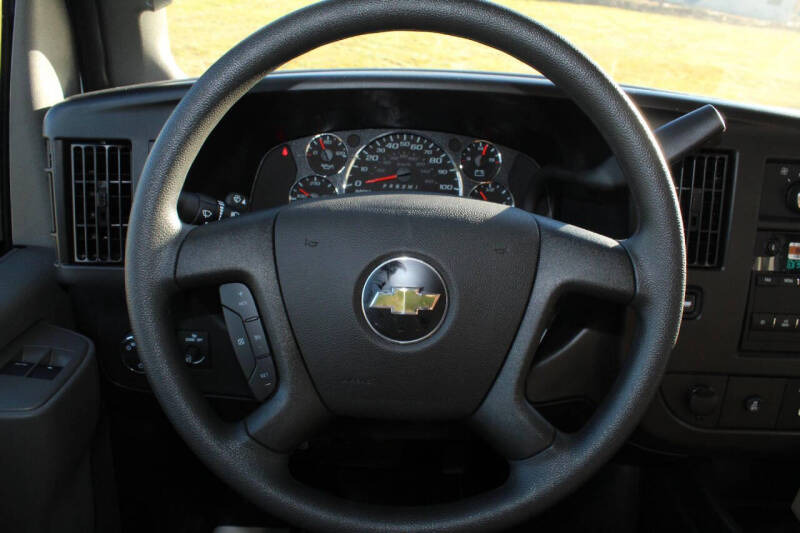 2025 Chevrolet Express 3500