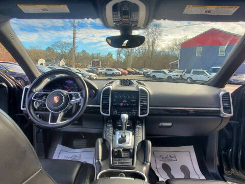 2017 Porsche Cayenne Platinum Edition