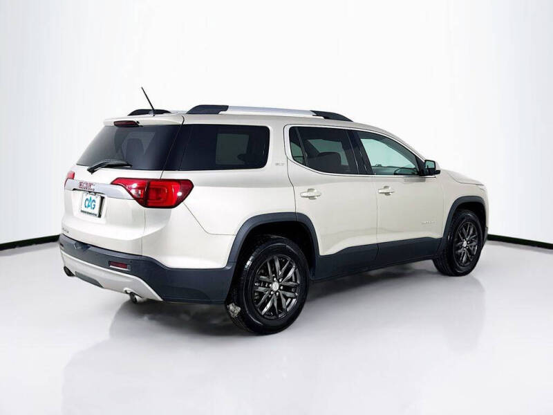 2017 GMC Acadia SLT-1