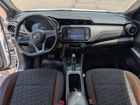 2021 Nissan Kicks SR