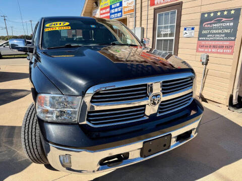 2017 RAM 1500 SLT