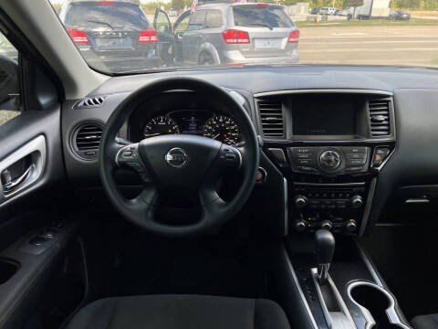 2017 Nissan Pathfinder S