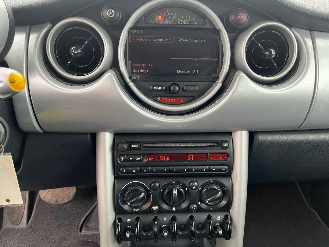 Dk. Green 2006 MINI Cooper Base 2dr Hatchback 10