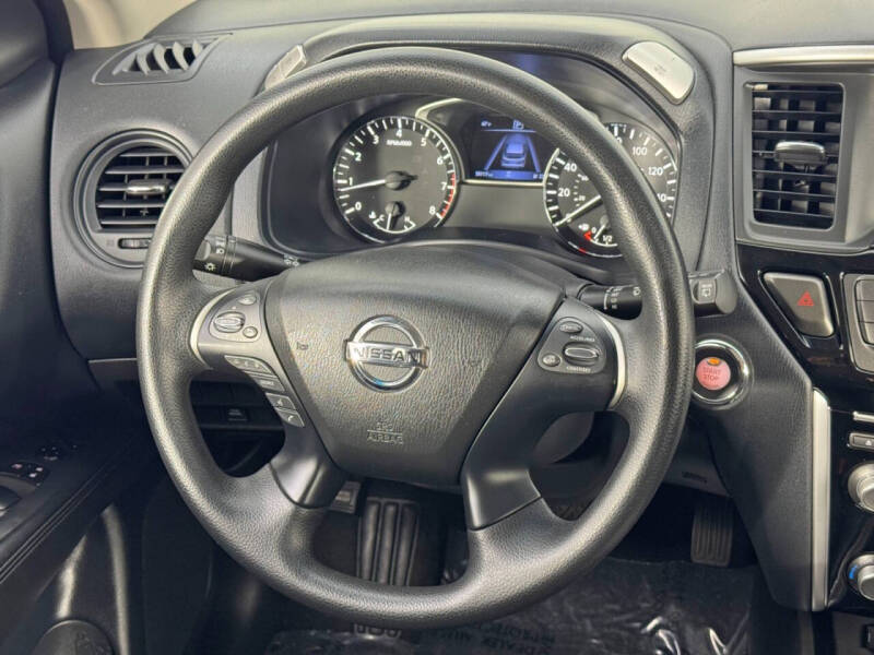 2020 Nissan Pathfinder S