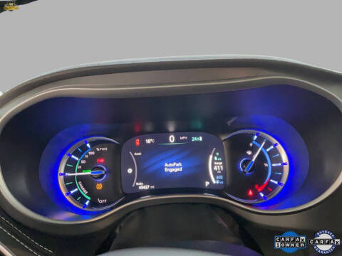 2024 Chrysler Pacifica Plug-In Hybrid Select