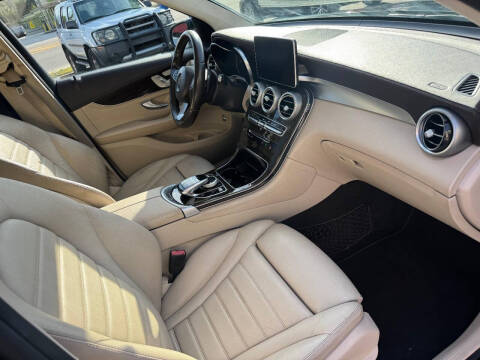 2017 Mercedes-Benz GLC GLC 300