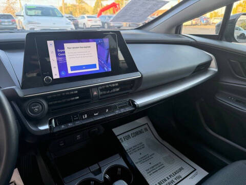 2024 Toyota Prius LE