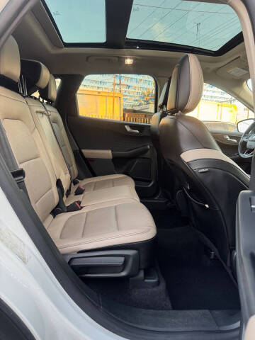 2020 Ford Escape Titanium