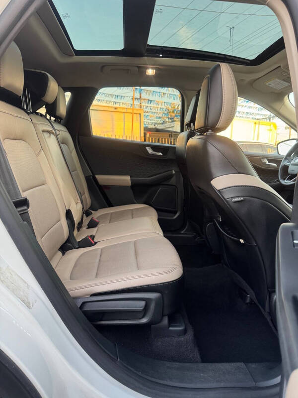 2020 Ford Escape Titanium