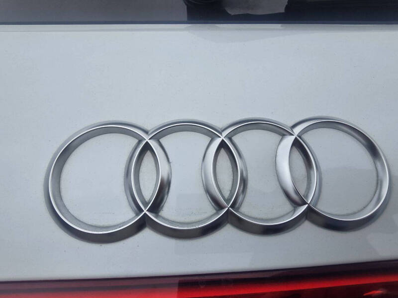 2019 Audi e-tron quattro Premium Plus