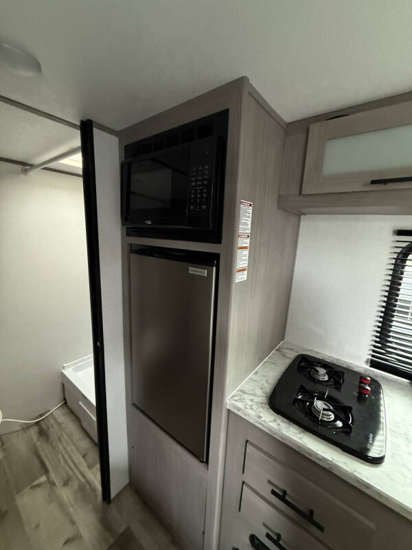 2024 Coleman CM17R24