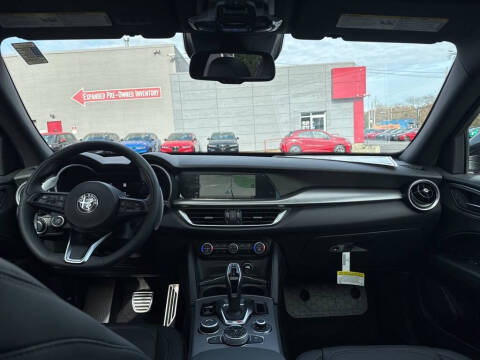 2025 Alfa Romeo Stelvio