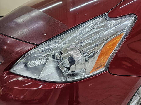 2012 Toyota Prius v Two