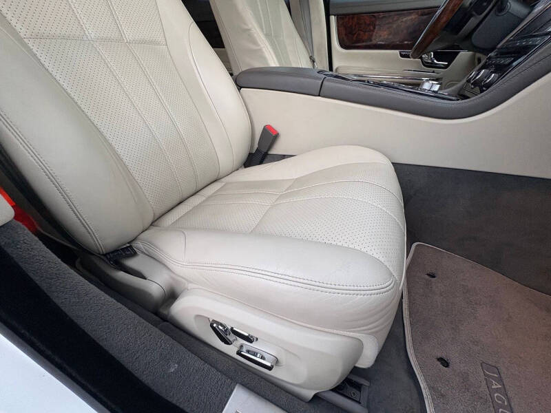 2012 Jaguar XJ
