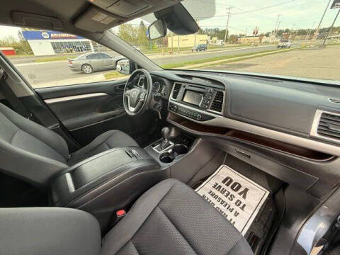 2017 Toyota Highlander LE
