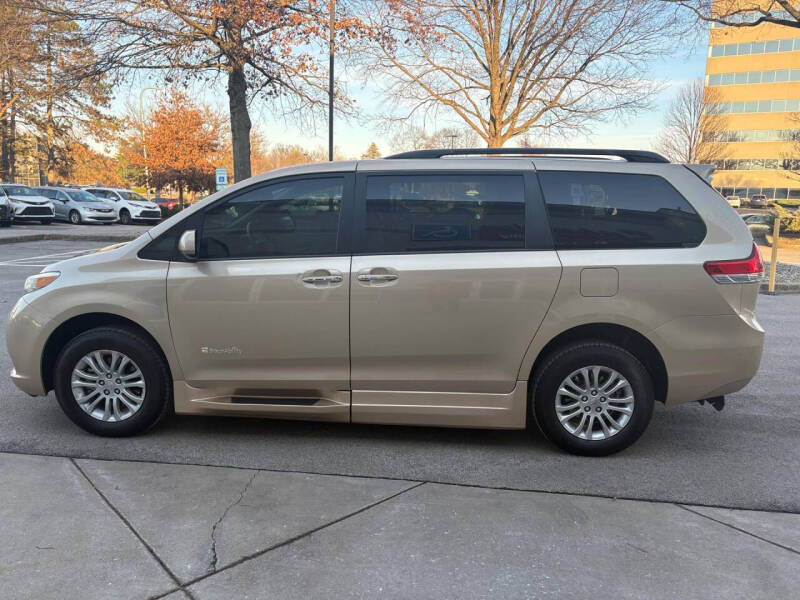 2012 Toyota Sienna
