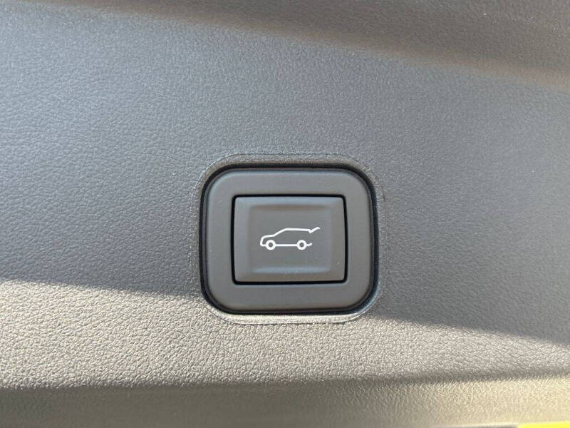 2026 Cadillac LYRIQ Premium Luxury