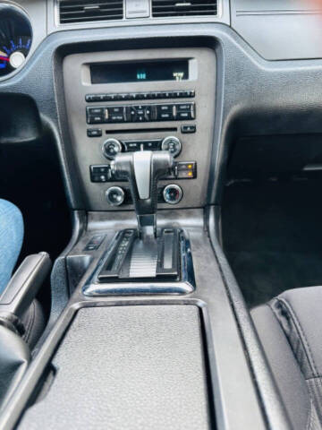 2012 Ford Mustang V6