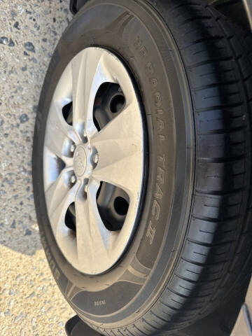 2017 Kia Forte5 LX
