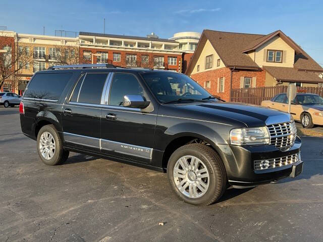 2011 Lincoln Navigator L