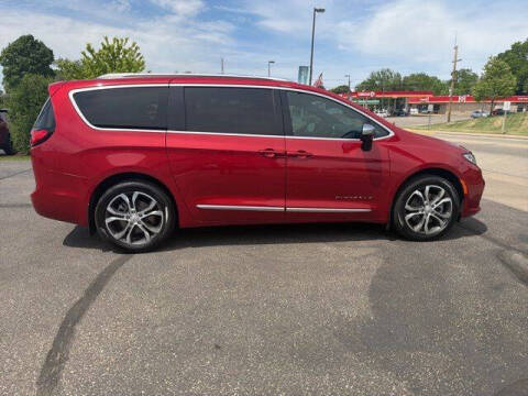 2025 Chrysler Pacifica Pinnacle