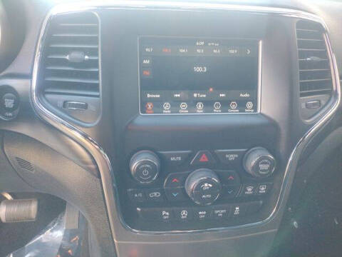 2020 Jeep Grand Cherokee Laredo