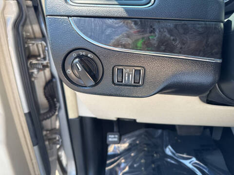 2016 Chrysler Town and Country LX