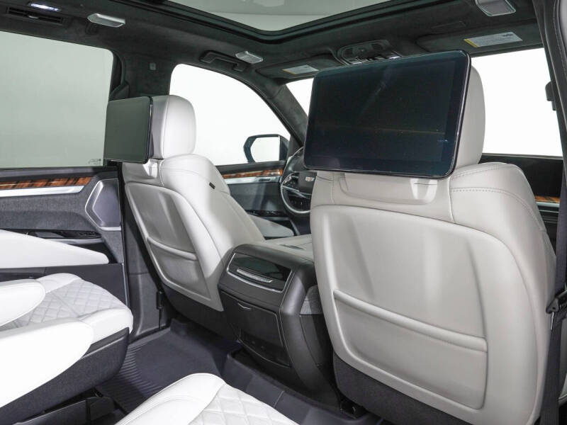 2025 Cadillac Escalade Sport Platinum