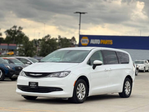2017 Chrysler Pacifica Touring