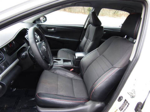 2016 Toyota Camry SE