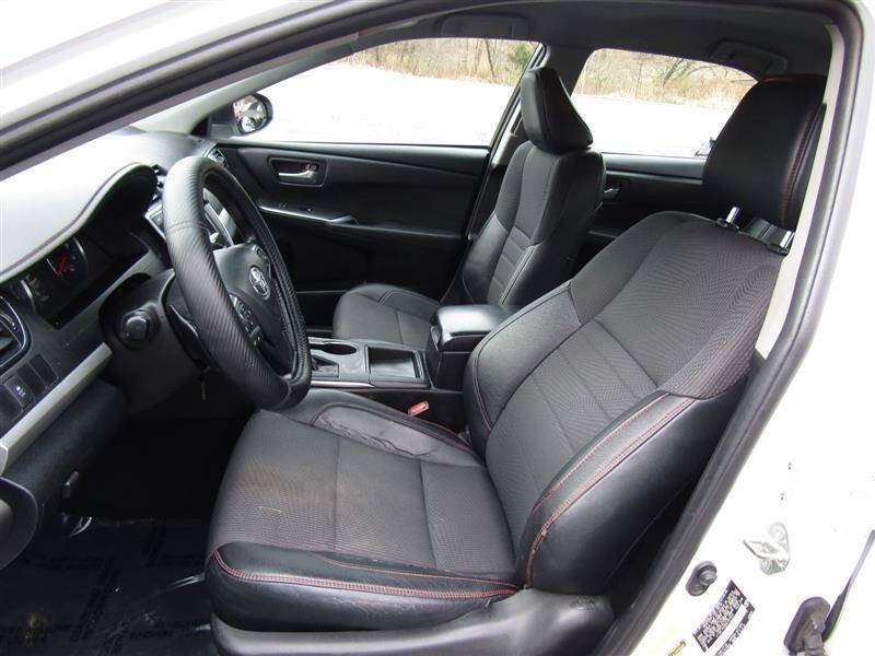 2016 Toyota Camry SE