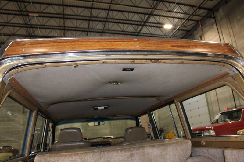 1987 Jeep Grand Wagoneer