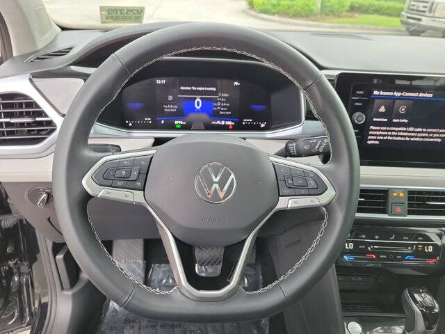 2025 Volkswagen Taos SE