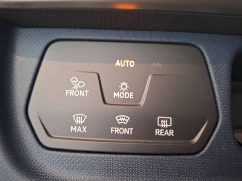 2025 Volkswagen ID. Buzz Pro S Plus 4Motion