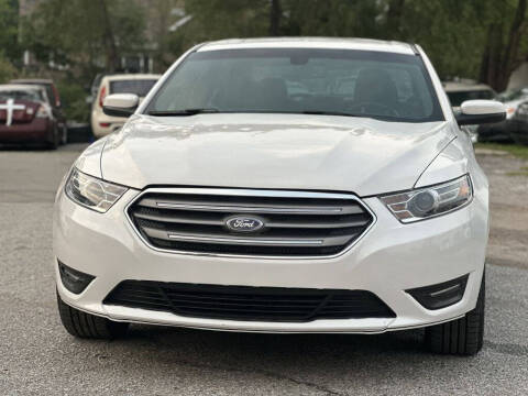2017 Ford Taurus SEL