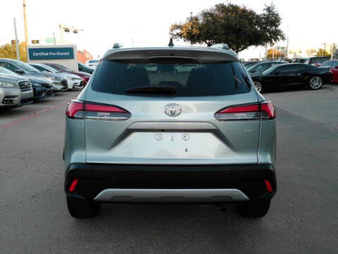 2025 Toyota Corolla Cross XLE