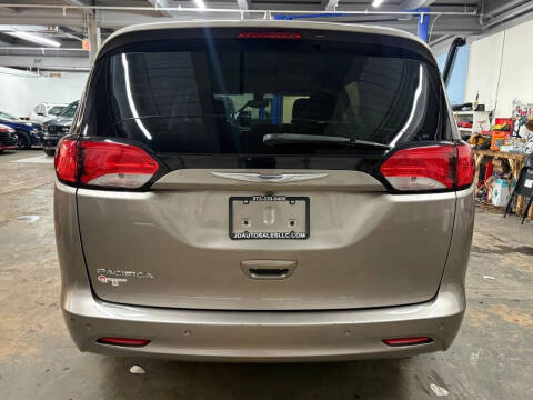 2017 Chrysler Pacifica Touring