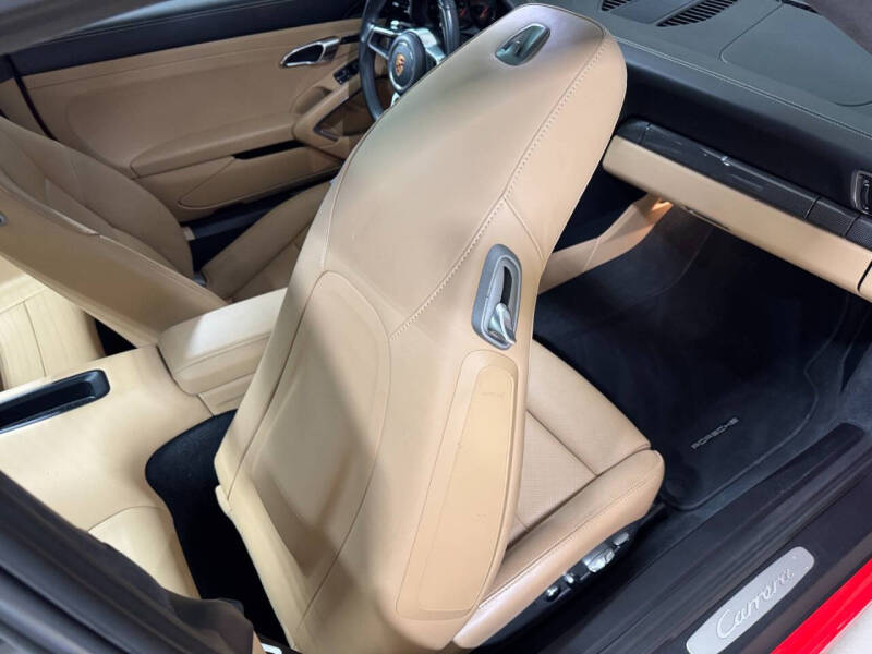 2018 Porsche 911 Carrera