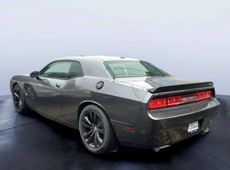 2014 Dodge Challenger SRT8