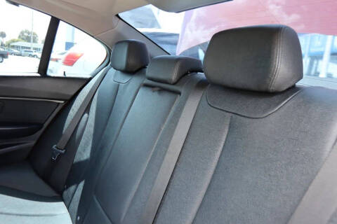 2018 BMW 3 Series 320i