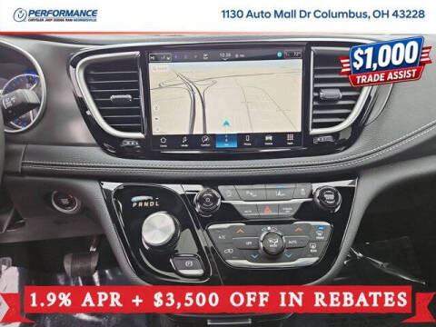 2026 Chrysler Pacifica Select