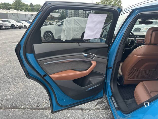 2019 Audi e-tron quattro Prestige