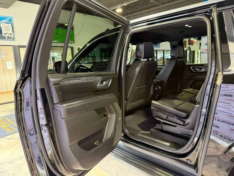 2024 GMC Yukon XL SLT