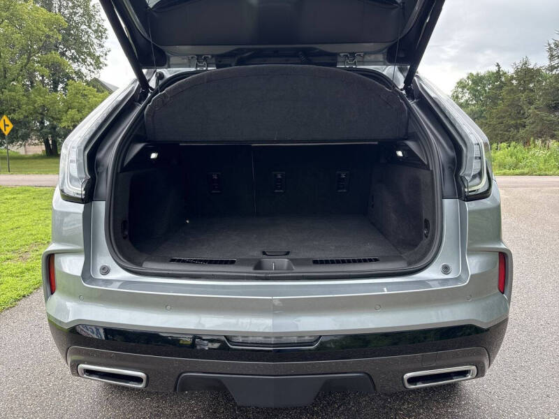 2024 Cadillac XT4 Sport