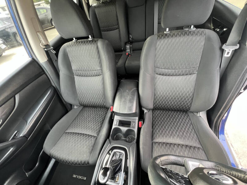 2017 Nissan Rogue SV