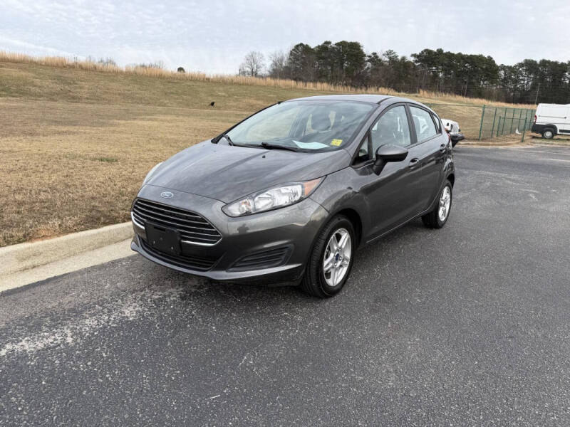 2017 Ford Fiesta SE's photo