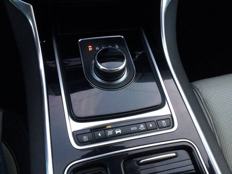 2018 Jaguar XE 35t R-Sport