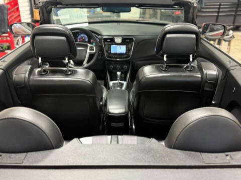 2012 Chrysler 200 S