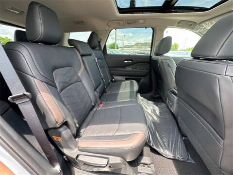 2025 Nissan Pathfinder Platinum