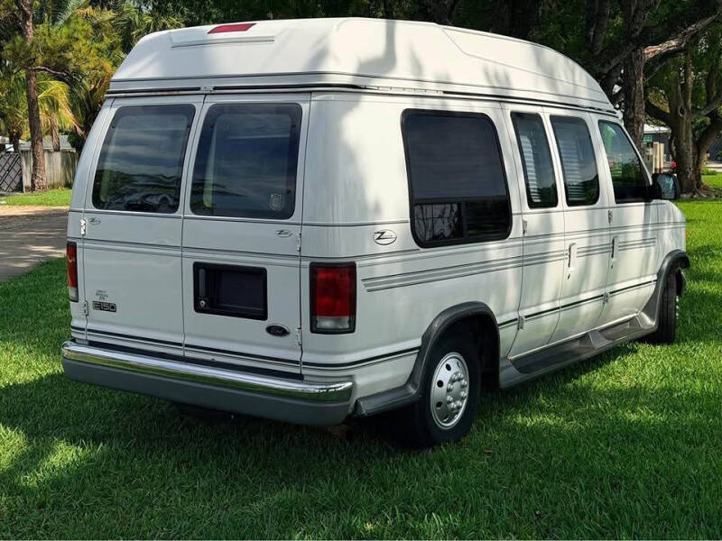 2000 Ford E-Series